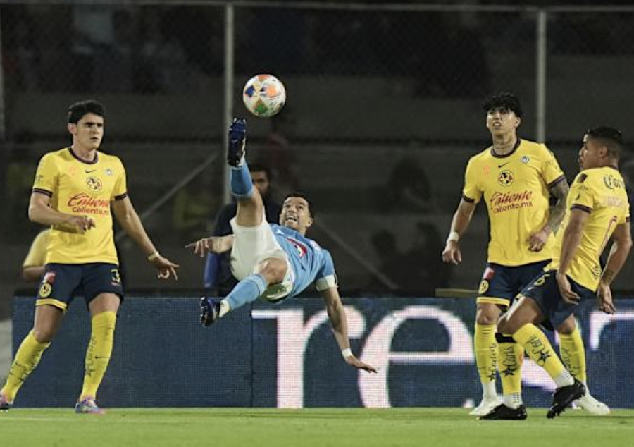 LA MÀQUINA DE CRUZ AZUL, IMPARABLE; VENCE 1-0 A LAS ÀGUILAS DEL AMÉRICA EN LA SEMIFINAL DE IDA